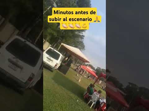 Lee más sobre el artículo Minutos antes de subir al escenario 🙏👏🏻👏🏻👏🏻💪