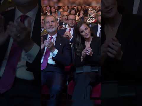 Lee más sobre el artículo El MOMENTO MÁS VIRAL de los conciertos de RAUW ALEJANDRO😂❤️ | LOS40