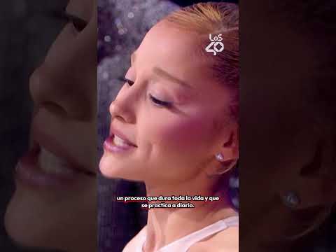 Lee más sobre el artículo ARIANA GRANDE habla sobre SALUD MENTAL al recoger su VMA🏆🥹 | LOS40