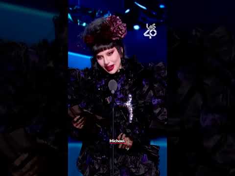 Lee más sobre el artículo LADY GAGA dedica su VMA a su pareja, MICHAEL POLANSKY, y a sus fans!🥹🏆✨ | LOS40