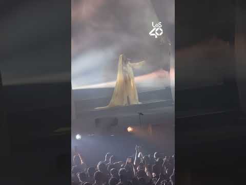 Lee más sobre el artículo BELÉN AGUILERA sorprendió versionando ‘Como una ola’ en su primer @MovistarArenaEs  🏟️🥹 | LOS40