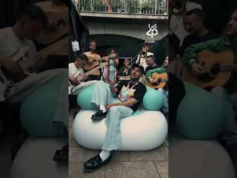 Lee más sobre el artículo NIL MOLINER versiona ‘DeBÍ TiRAR MáS FOToS’ de BAD BUNNY con su banda 😱🎸  | LOS40