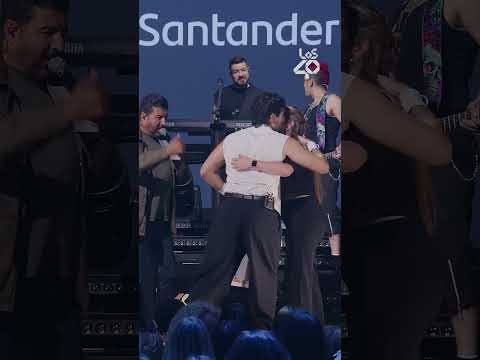 Lee más sobre el artículo El retrato en directo a Sebastián Yatra por la pintora influencer Esther Moya | LOS40