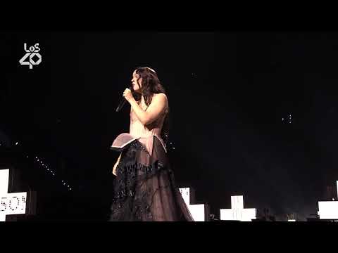 Lee más sobre el artículo ROSALÍA – Reliquia | En directo en LOS40 Music Awards Santander 2025