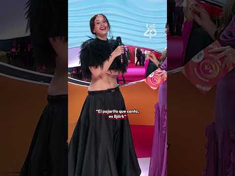 Lee más sobre el artículo ROSALÍA sobre el vídeo de NOEMÍ GALERA de «El pajarito que canta es Björk»| LOS40