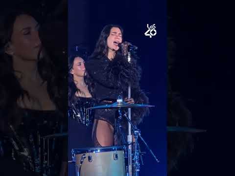 Lee más sobre el artículo DUA LIPA canta ‘Antología’ de SHAKIRA en su concierto en Colombia 😱🎤 | LOS40